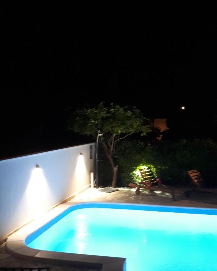 Villa Roso คาชเตลา ภายนอก รูปภาพ