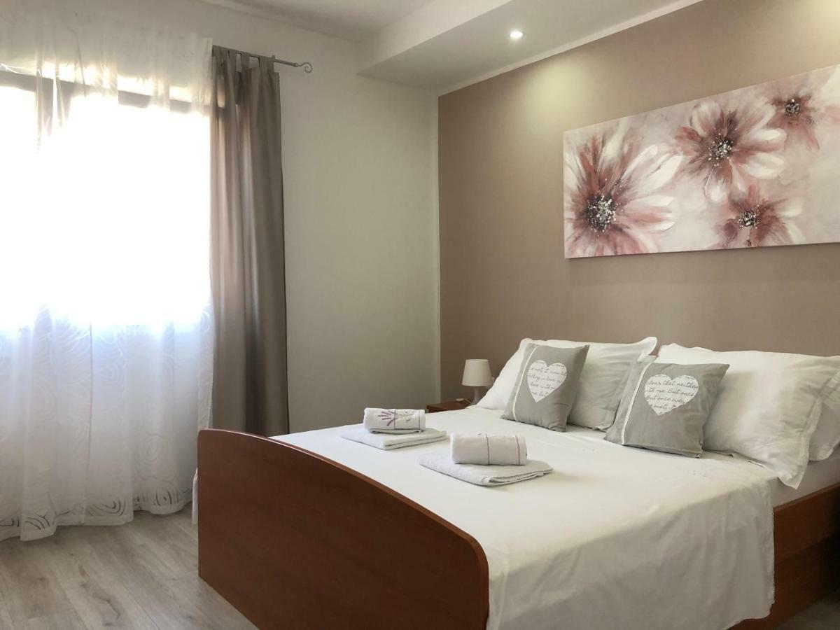 Villa Roso คาชเตลา ภายนอก รูปภาพ
